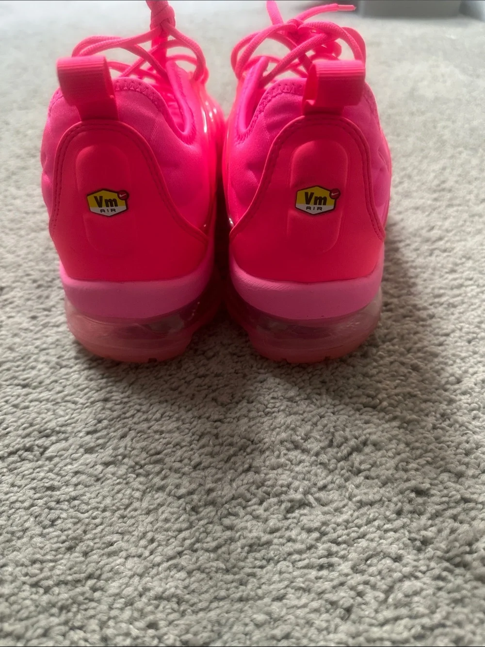 Nike Women's Vapormax Plus Hyperpink Neon Pink Sneakers - Vibrant Hot Pink